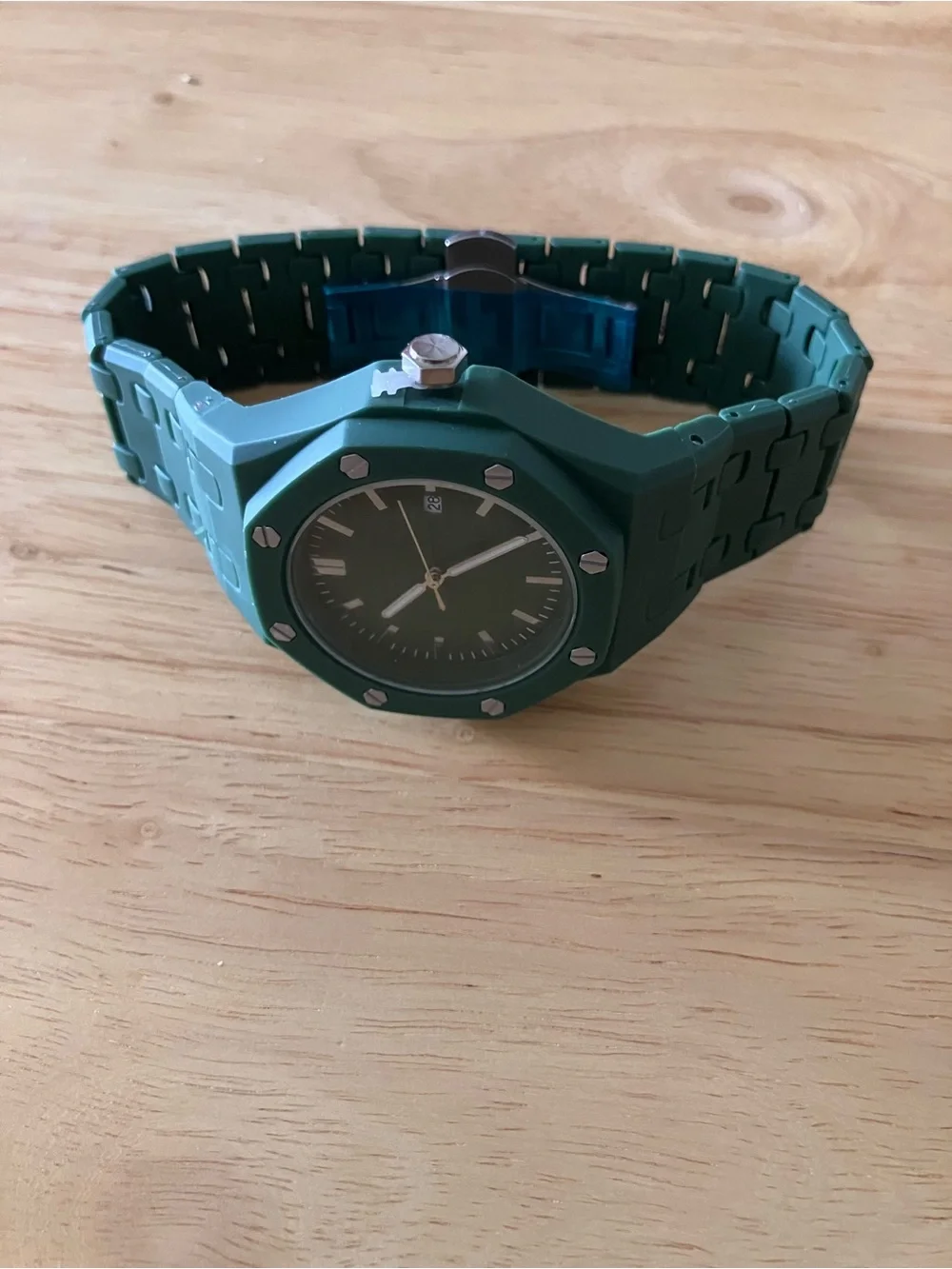 N/A stylish green